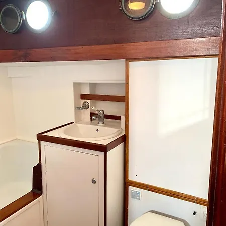 Botel Port Yacht Vintage