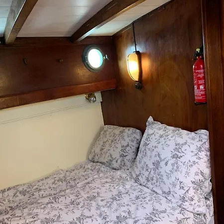 Botel Port Yacht Vintage *