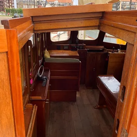 Botel Port Yacht Vintage Deauville