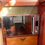 Port Yacht Vintage דוביל