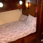 Port Yacht Vintage Ботель *