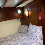 ספינת מלון Port Yacht Vintage *