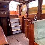 Port Yacht Vintage