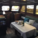 ספינת מלון Port Yacht Vintage *