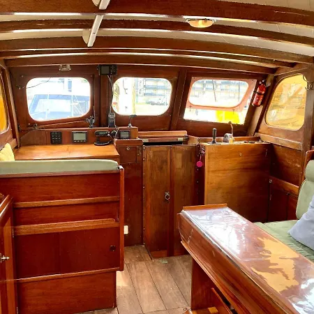 Botel Port Yacht Vintage Deauville