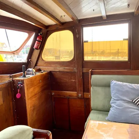 Botel Port Yacht Vintage Deauville