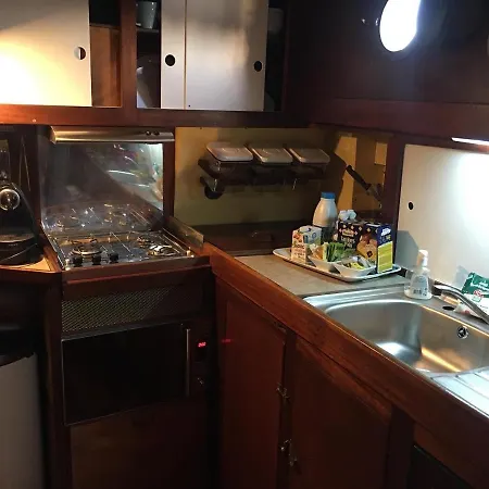 ספינת מלון Port Yacht Vintage דוביל