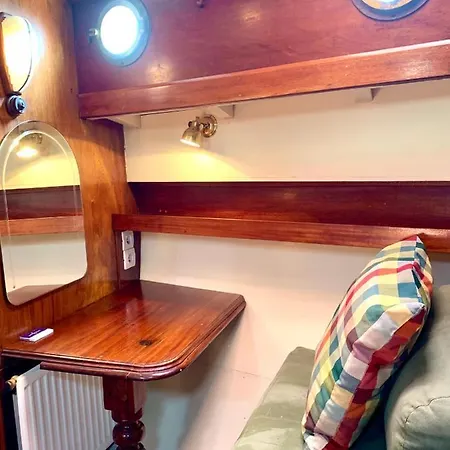 Hotel na wodzie Port Yacht Vintage Deauville