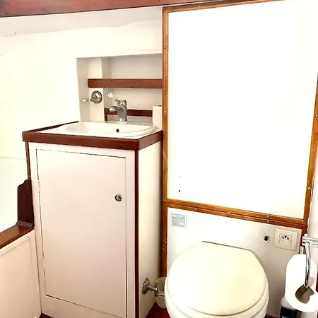 Port Yacht Vintage * دوفييل