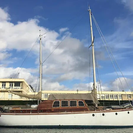 Port Yacht Vintage 도빌
