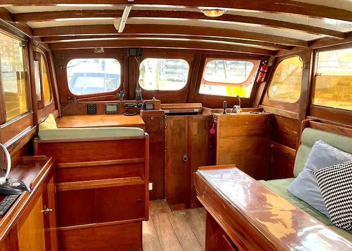 ספינת מלון Port Yacht Vintage דוביל