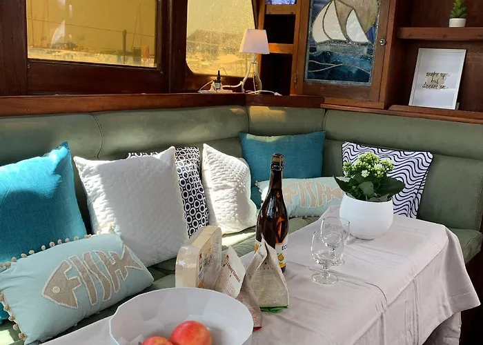 ספינת מלון Port Yacht Vintage *