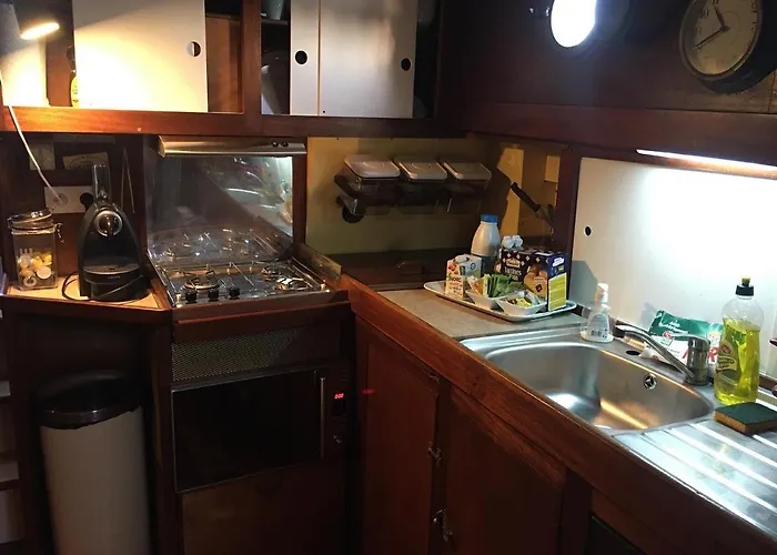 ספינת מלון Port Yacht Vintage דוביל