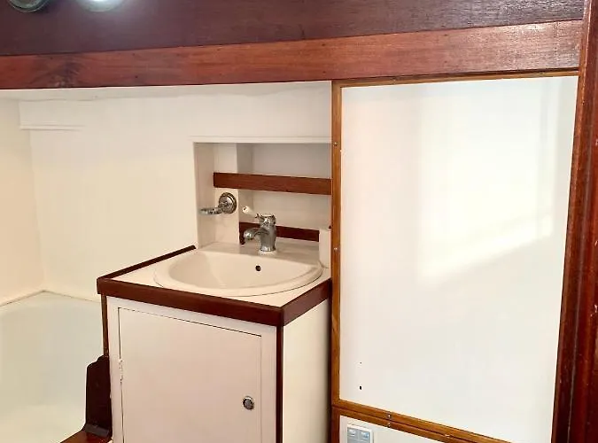 Botel Port Yacht Vintage