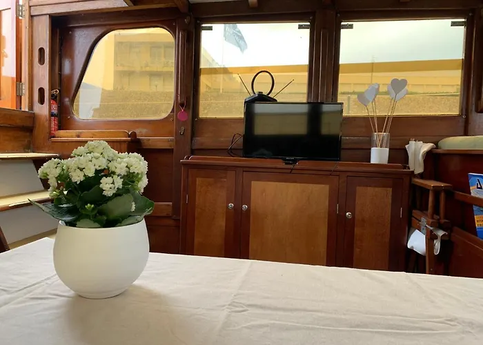 Port Yacht Vintage Hotel en barco *